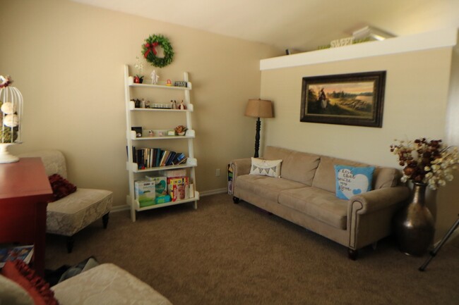 Living Room - 14343 S Bridgefield Dr