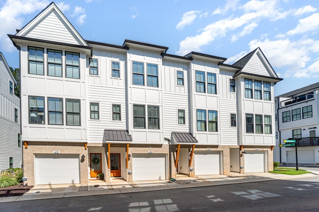 Building Photo - 608 Old Dominion Dr