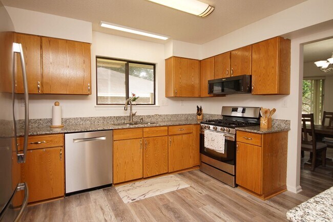 Building Photo - Great Location In Niceville