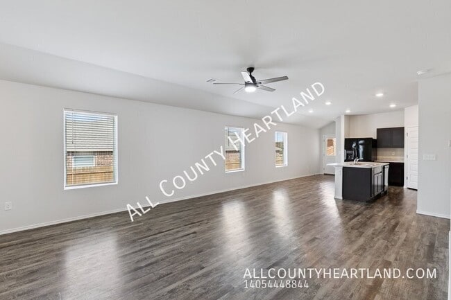 Building Photo - 9512 Stallion Dr