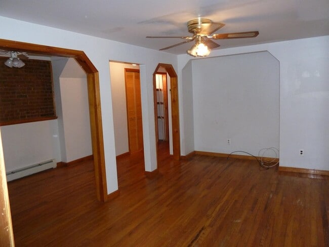 Building Photo - 936 Willow Ave