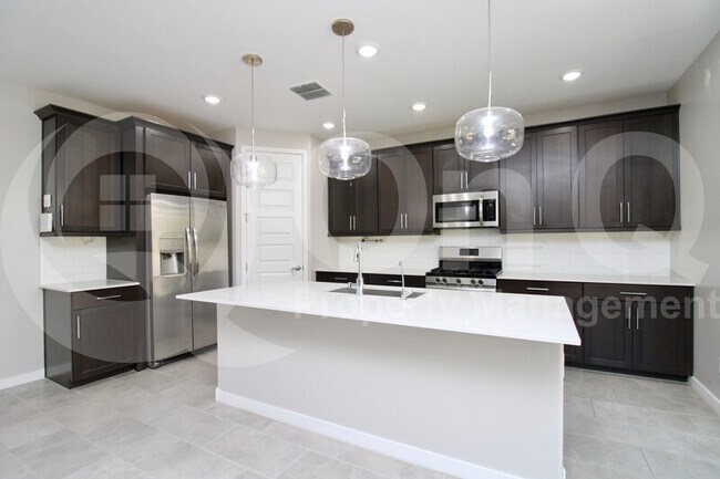 Building Photo - 1026 E Weatherby Way