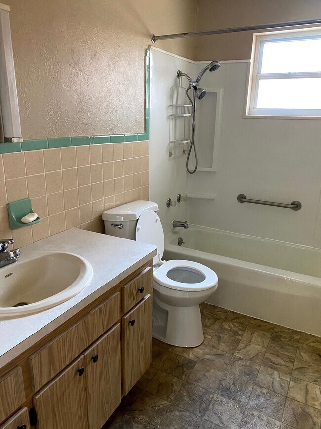 Building Photo - 38436 New Jay Ave