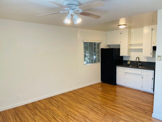Foto del edificio - Westwood Plaza Apartments