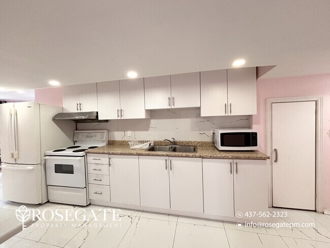 Photo du bâtiment - Spacious 2+Den Basement Apartment with Parking – Flat Utilities – Barrie