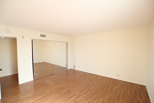 Building Photo - 4545 Arizona St