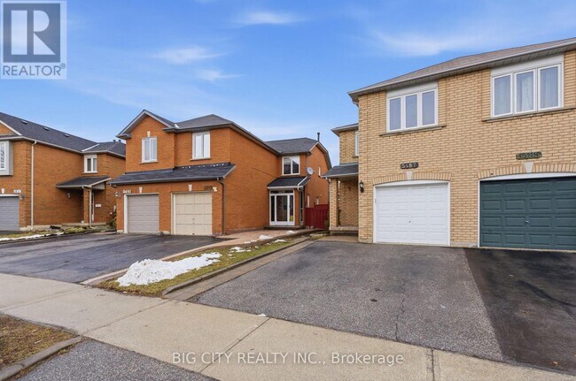 Photo du bâtiment - 5487 Cosmic Crescent