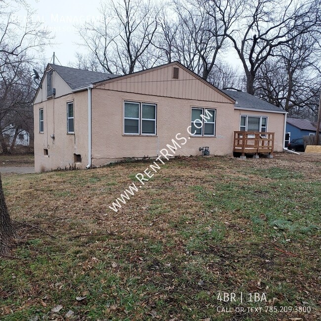 Building Photo - 2430 SE Minnesota Ave