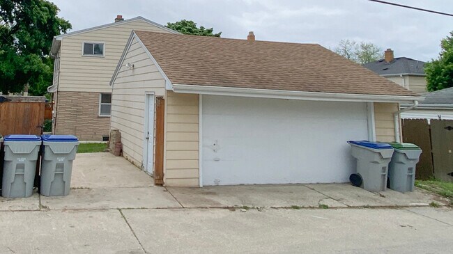 Foto del edificio - 8420 W Keefe Ave