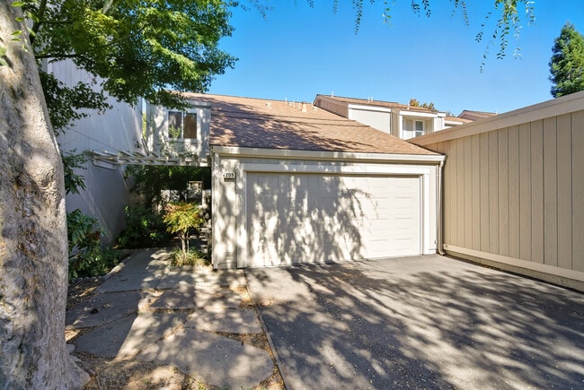 Photo - 209 Valley Oak Plaza Townhome