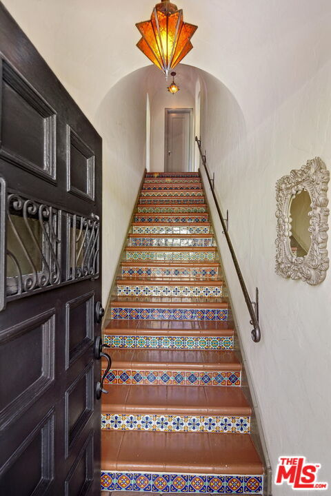 Foto del edificio - 8200 Willoughby Ave