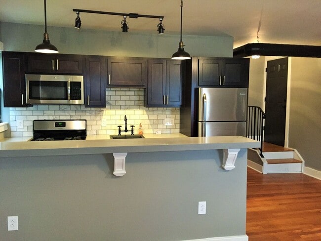 Photo - 5612 Beacon St Apartment