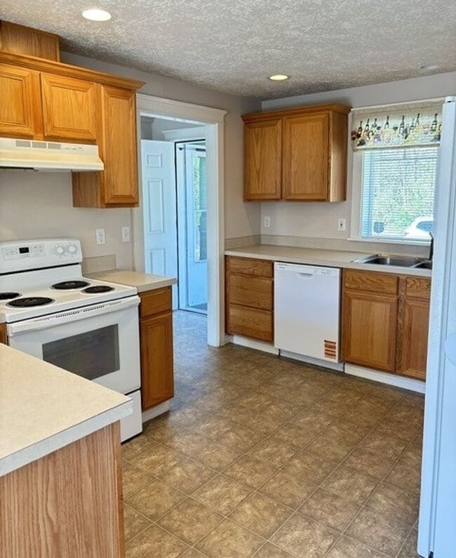 Foto del edificio - 3Bd/2Ba Single Story Home - Available to View!