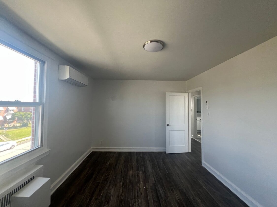 Foto del edificio - 7236 Barnard Ave
