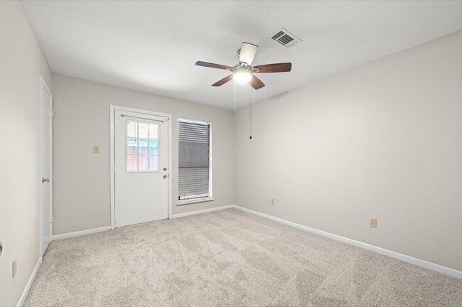 Building Photo - 14020 Schroeder Rd