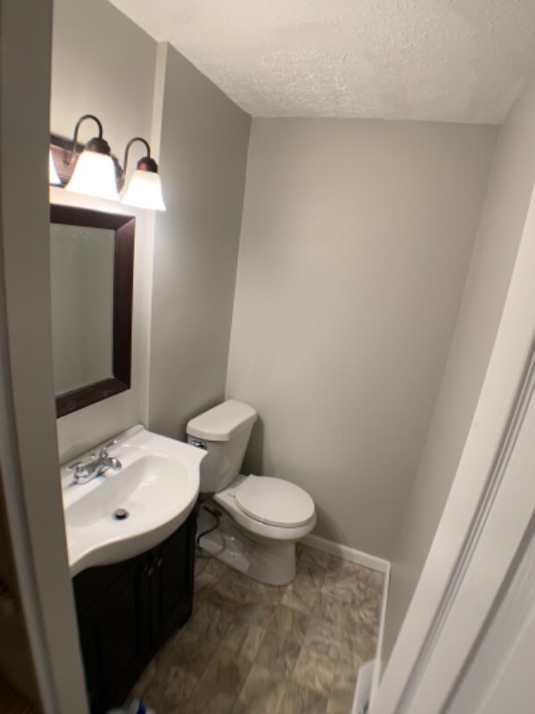 Foto del edificio - 3233 Hewitt Ave NW