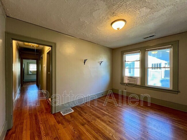 Foto del edificio - 330 Hillside St