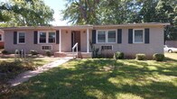 Foto principal - 201 Chandler Dr