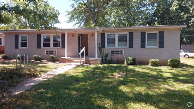 Building Photo - 201 Chandler Dr