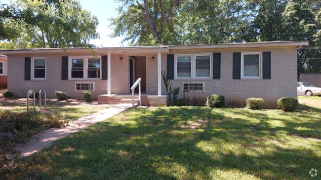 Building Photo - 201 Chandler Dr