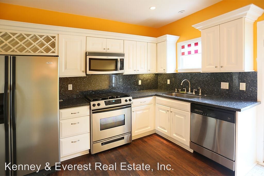 Foto principal - 3 br, 1 bath House - 574 Church