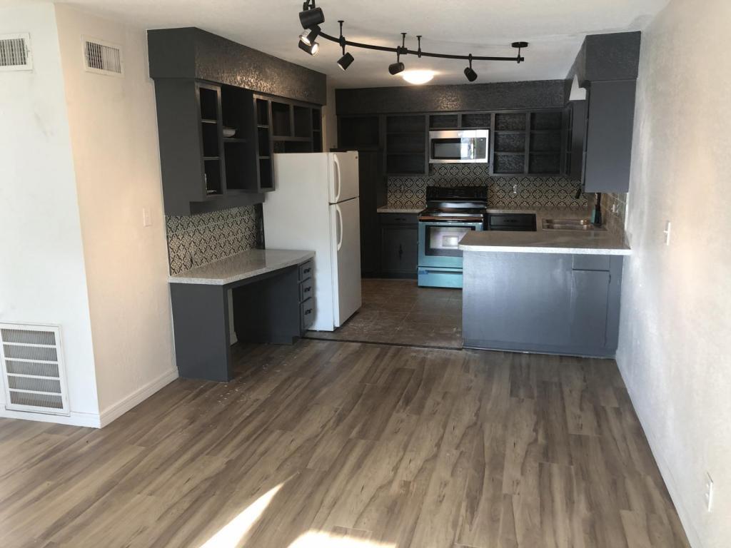 Foto principal - 6112 S Lakewood Ave