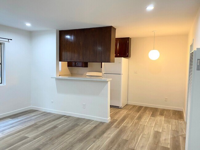 Foto del edificio - 963 Edgecliffe Dr