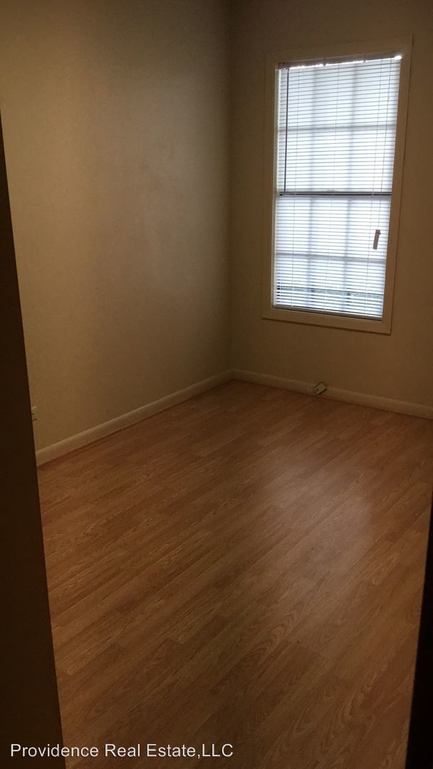 Building Photo - 7 br, 2 bath Apartment - 1201 Gains #2
