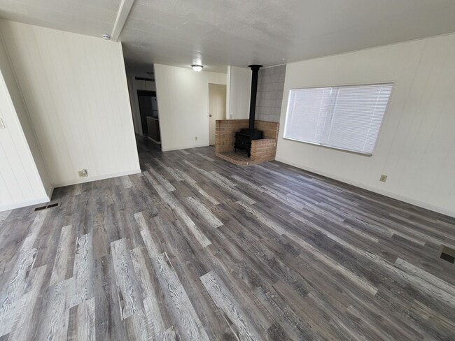 Building Photo - 2405 Kit Sierra Way