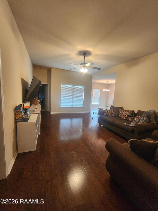 Foto del edificio - 417 Elwick Dr