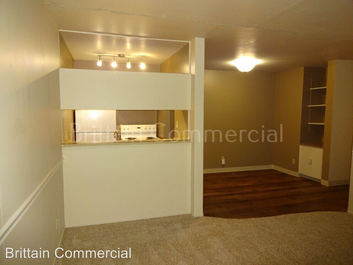 Primary Photo - 2425 Capitol Ave