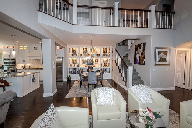 Building Photo - 4623 Da Vinci St