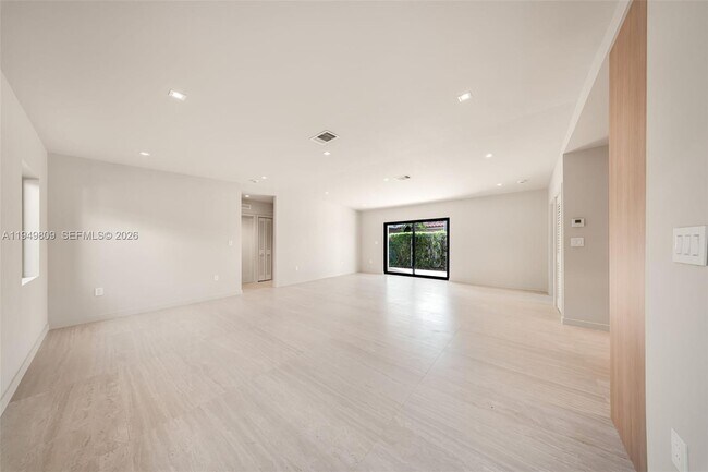 Foto del edificio - 2625 SW 32nd Ct