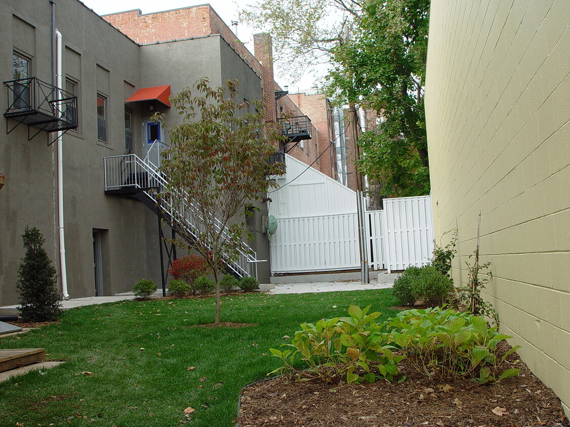 Building Photo - 56 S Main St