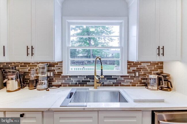 Foto del edificio - 8407 Berea Ct