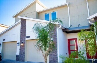 Building Photo - 1079 Splash Shot Pl