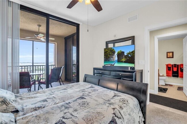 Foto del edificio - 5781 Cape Harbour Dr