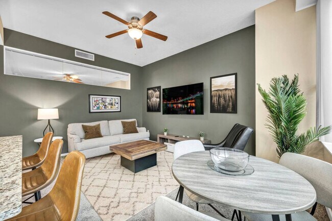 Foto del edificio - 1801 E 9th St