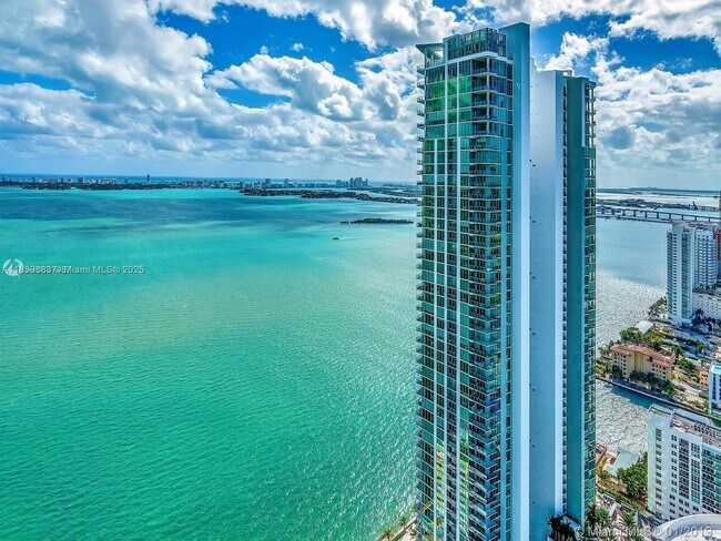 Foto del edificio - 480 NE 31st St