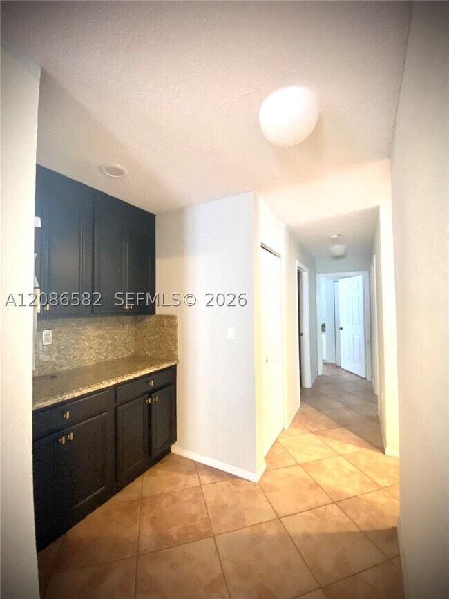 Foto del edificio - 5344 NW 111th Ct
