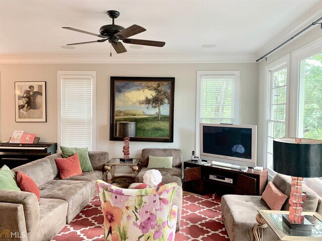Foto del edificio - 1055 Davis Cir NW