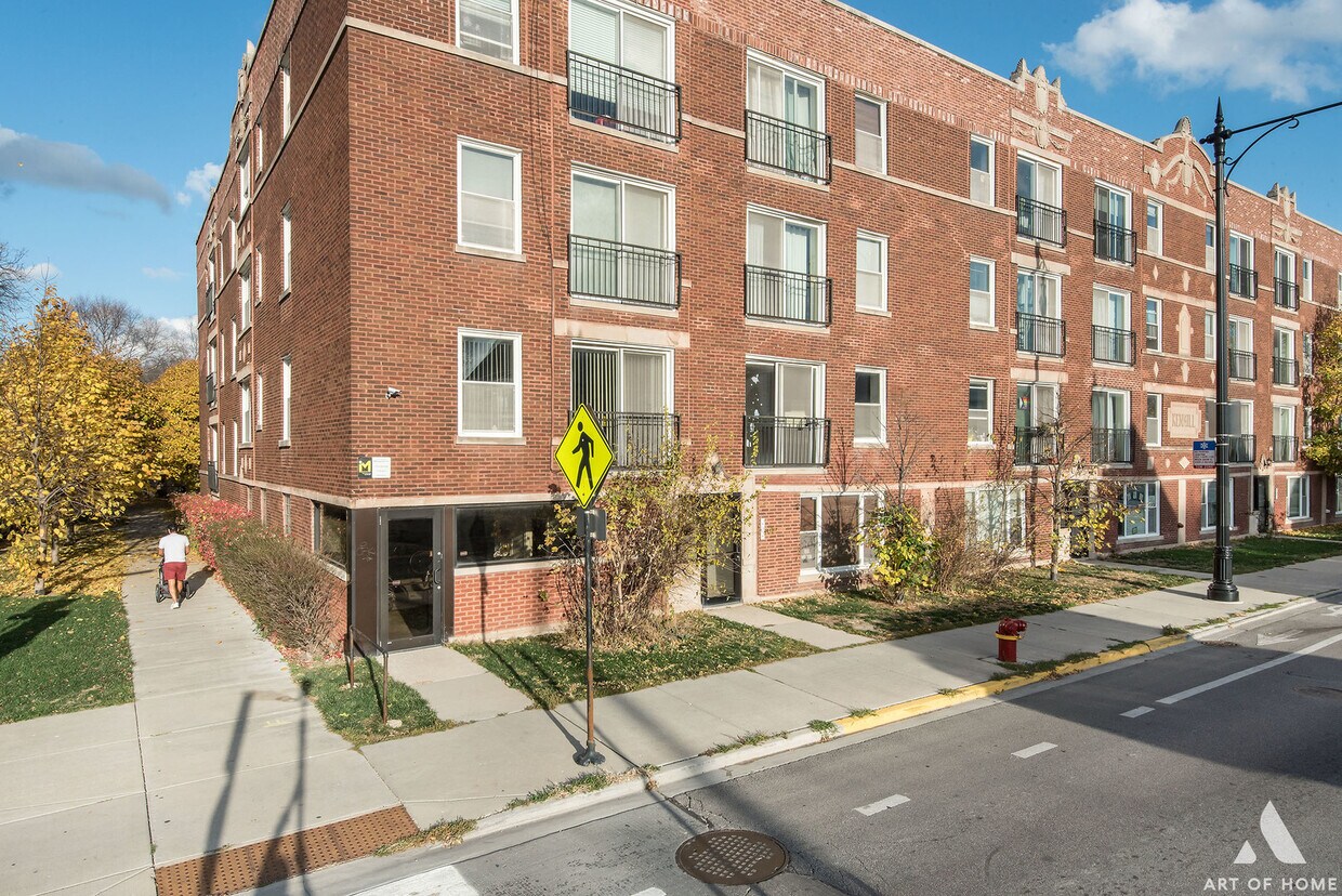 Primary Photo - 3737 N Milwaukee Ave