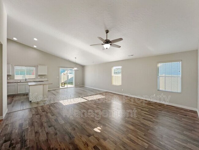 Building Photo - 3006 N Night Owl Ave