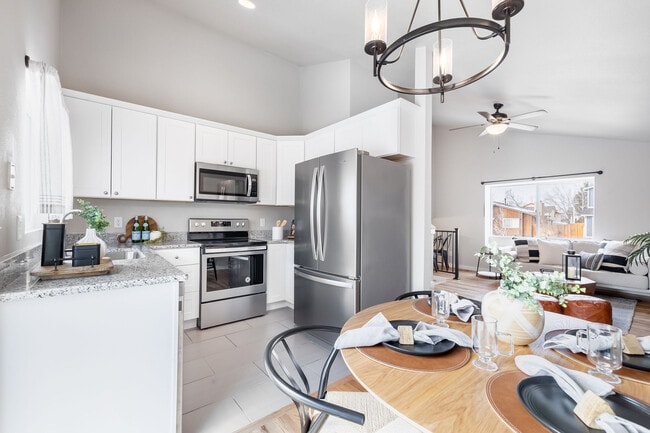 Foto del edificio - 7550 Churchwood Cir