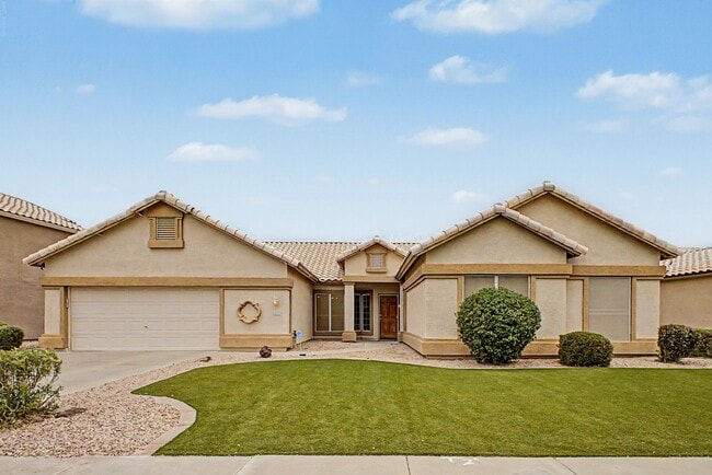 Building Photo - 691 S Sahuaro Dr