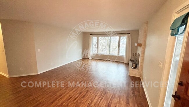 Building Photo - 8978 Neill Lake Rd