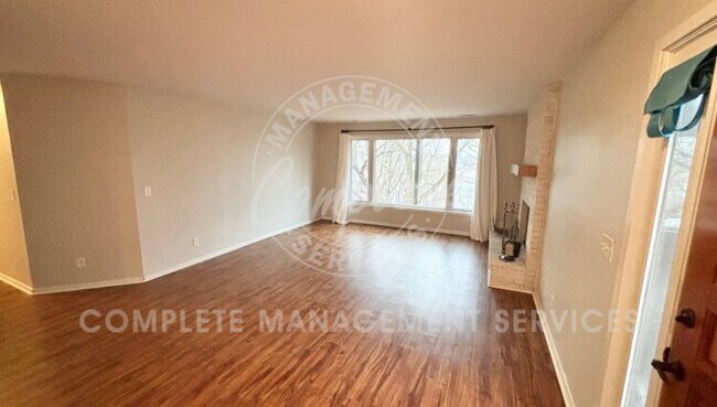 Foto del edificio - 8978 Neill Lake Rd