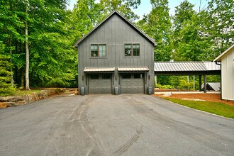 Building Photo - 101 N Henderson Rd