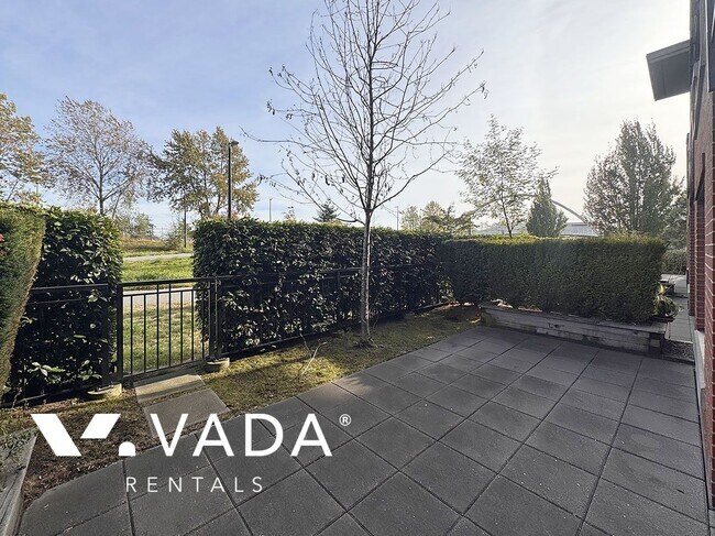 Photo du bâtiment - Redbrick 1 Bedroom Apartment Rental 109-70...