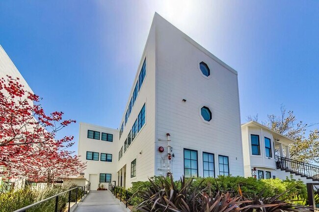 Foto del edificio - 1660 47th Ave